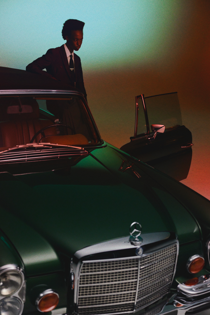 MB W111.025 Social Media-2