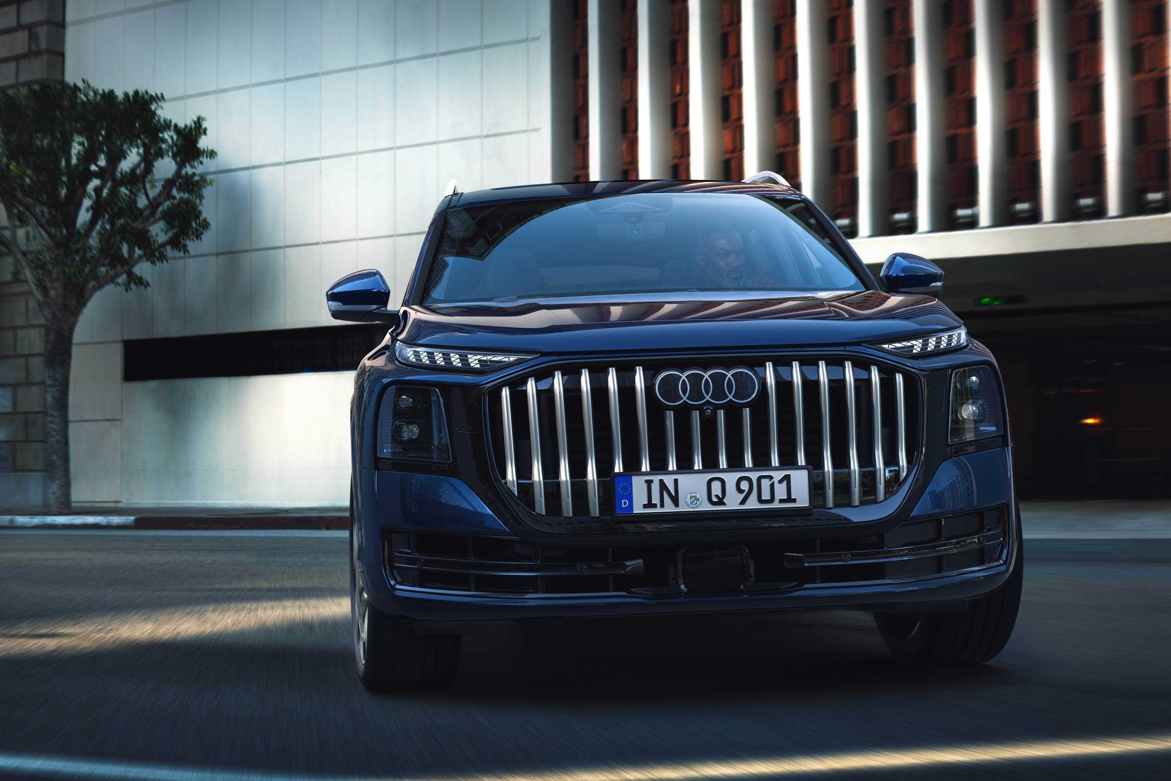 AUDI Q9-4