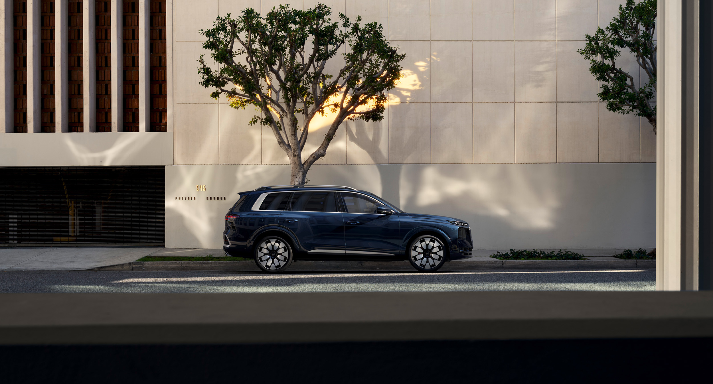 AUDI Q9